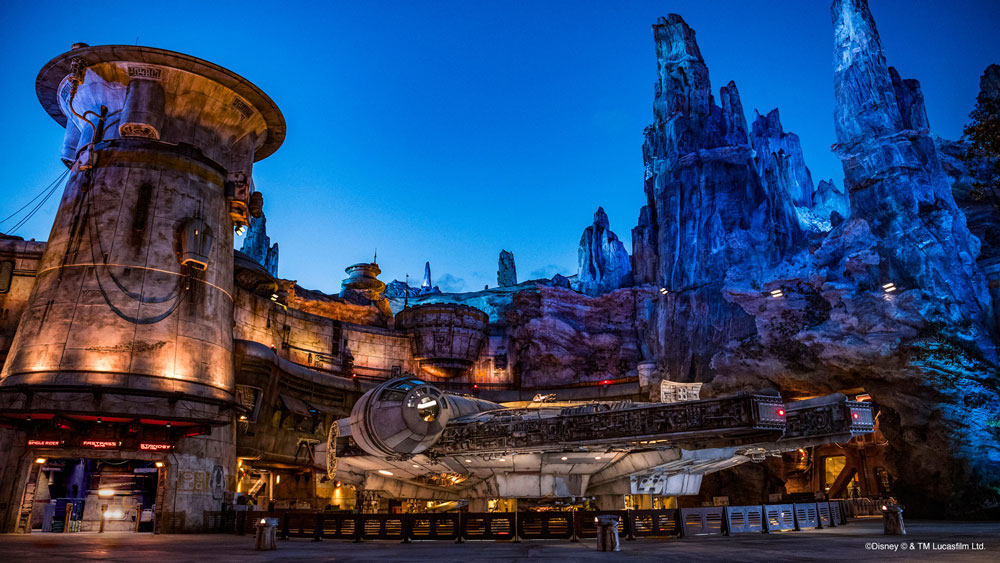 Disney Star Wars - Millenium Falcon at Disneyland