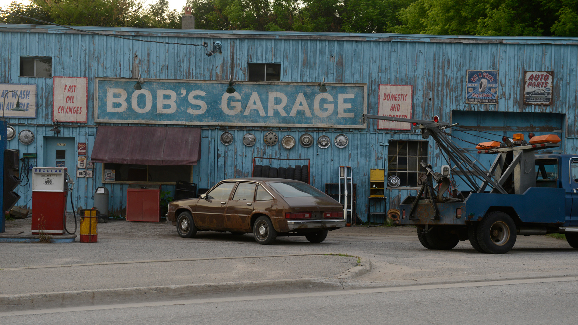Schitts Creek 2 - Bobs Garage