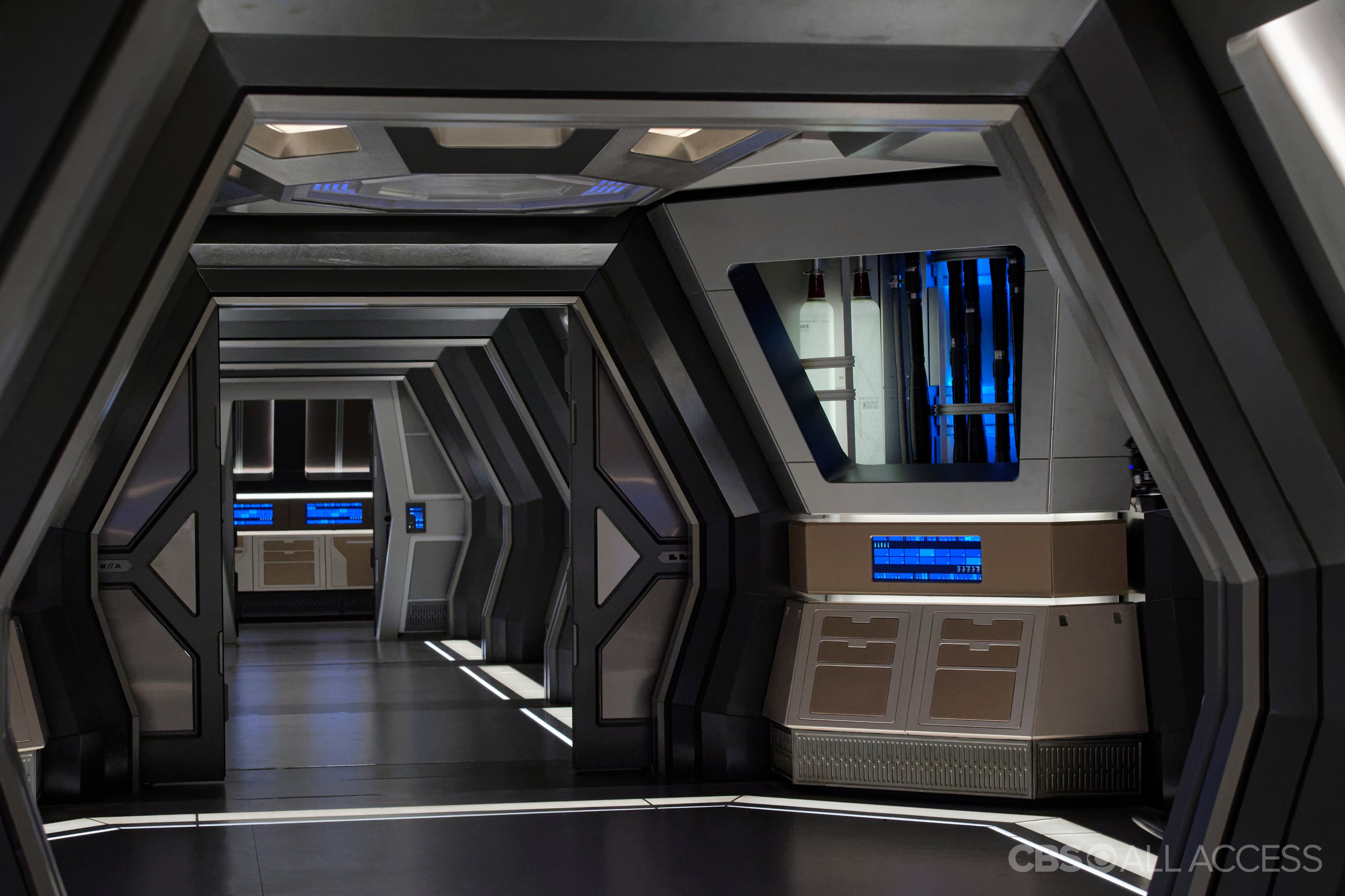 Star Trek Discovery - Hallway inside a spaceship